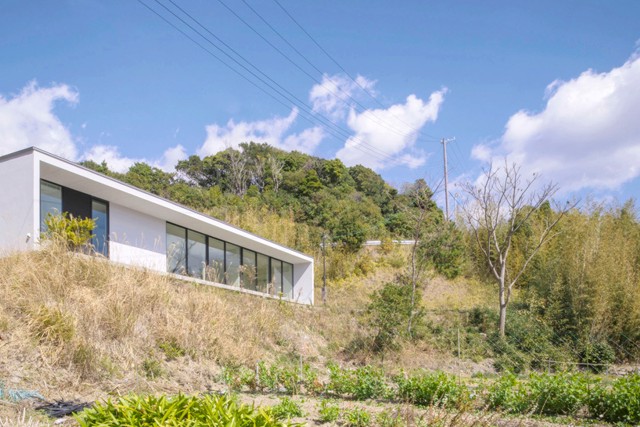 Japón: 'Casa en la ladera', Shirahama - Okuwada Architects Office