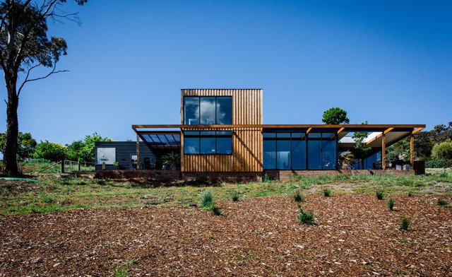 Australia: 'Bonnet Hill House', Tasmania - Dock4 Architects