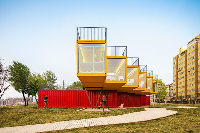 China: Pabellón construido con containers - People’s Architecture Office (PAO)