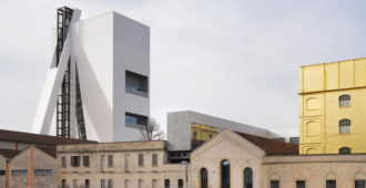 Italia: Torre - Fondazione Prada, Milán - OMA