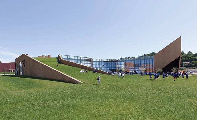 Italia: Escuela primaria en Colognola ai Colli - Claudio Lucchin & Architetti Associati