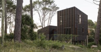 Uruguay: Casa en la Juanita - Delfina Riverti + FRAM arquitectos