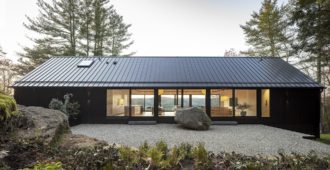 Estados Unidos: Ledge House - Desai Chia Architecture