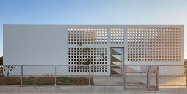 Grecia: Una casa con cuatro jardines - draftworks*architects
