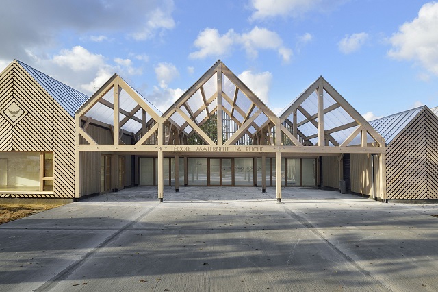 Francia: Escuela La Ruche en Perthes-en-Gâtinais - TRACKS Architectes