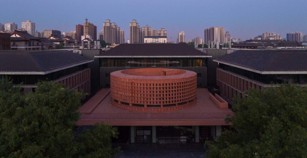 China: Ampliación del Museo de Bellas Artes de Qujiang - Neri&Hu