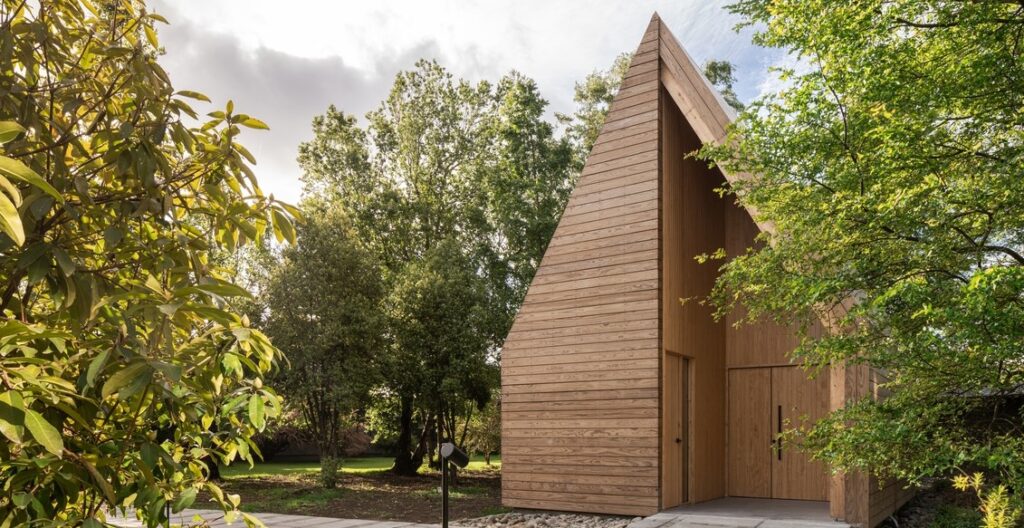 Chile: Capilla Clínica Alemana Osorno - AM Arquitectura