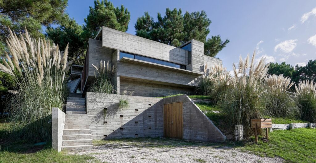 Argentina: Casa Loma - Besonias Almeida Arquitectos