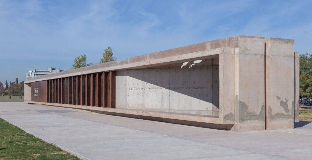 Argentina: Memorial Malvinas Mendoza - Baigorri Ermoli Arquitectos + Arq. Ulises Gómez