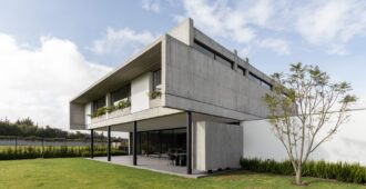 Ecuador: Casa Binocular - Gabriel Rivera Arquitectos