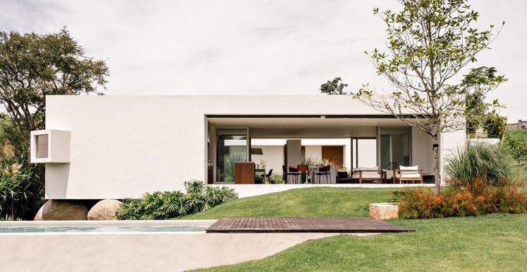 Brasil: Casa de los dos patios - Felipe Hess Arquitetos