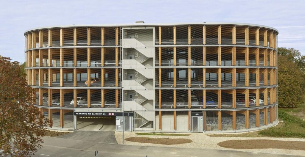 Alemania: Estacionamiento de madera en Wendlingen - Herrmann + Bosch Architekten