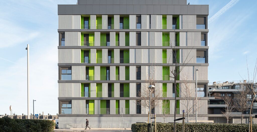 España: 116 viviendas de protección pública - UNIA Arquitectos + FAU Arquitectos