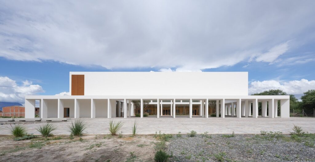 Argentina: Centro de convenciones de Cafayate - Ignacio Carón, Fabio Estremera, Andres Francesconi, Ezequiel Spinelli