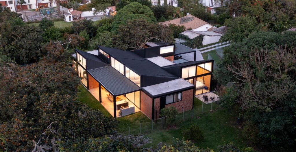 Ecuador: Casa Mimbaco - Bernardo Bustamante Arquitectos