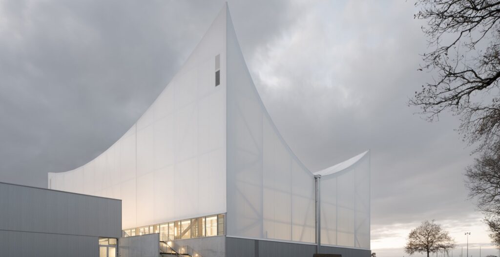 Francia: Complejo deportivo y cultural Joséphine Baker, Marie-José Perec - Onze04 Arquitectes