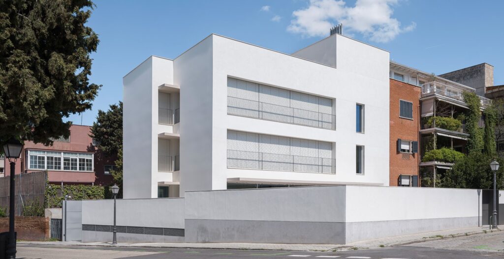 España: Tres viviendas en la Colonia de El Viso, Madrid - Riaño Arquitectos y GCA Architects