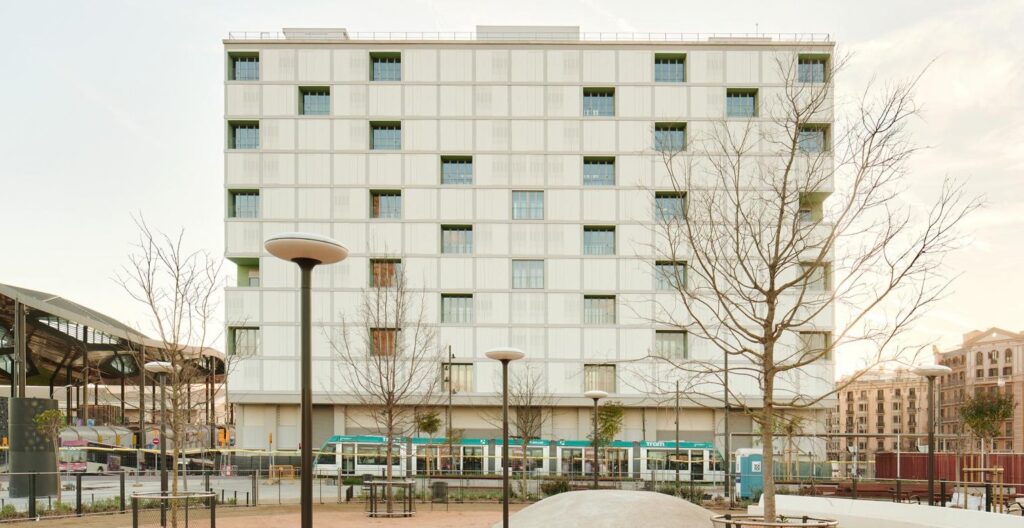 España: 60 viviendas sociales, Bloque D en la Illa Glòries de Barcelona - SV60 / Cordón & Liñán Arquitectos