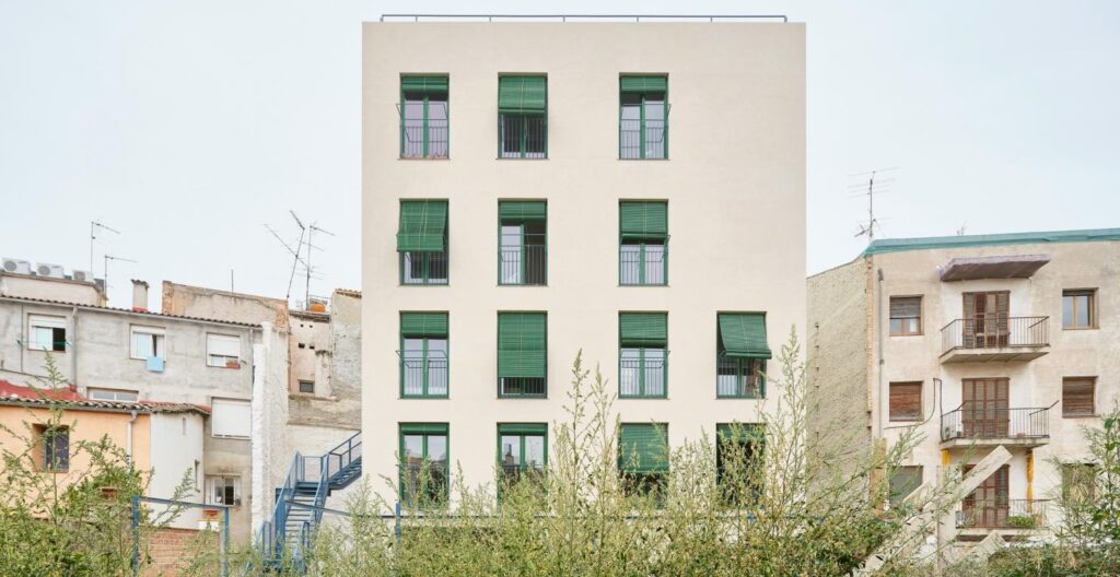 España: Cooperativa de vivienda La Raval en Barcelona - Lacol