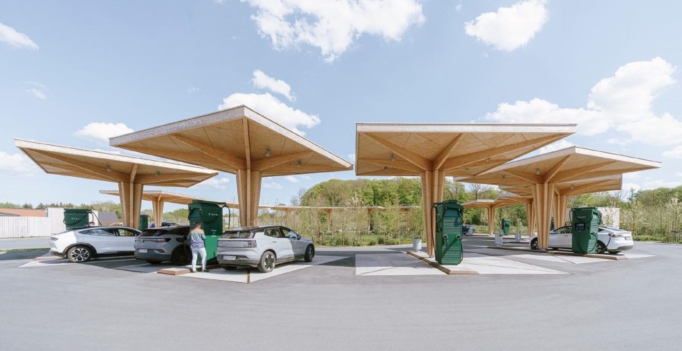 Dinamarca: Estaciones de carga para vehículos eléctricos - Cobe