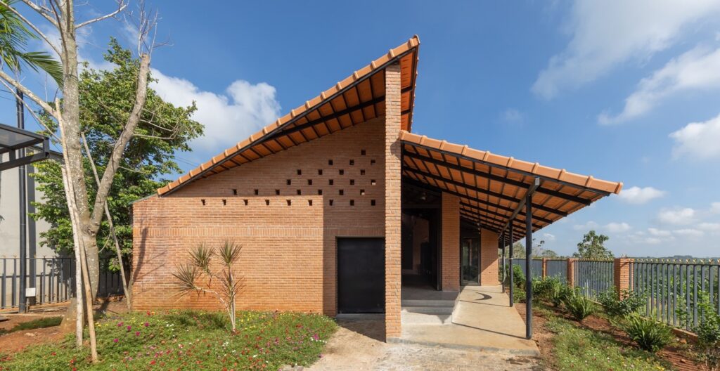 Vietnam: Casa Nha Xuân Tây - G+ Architects