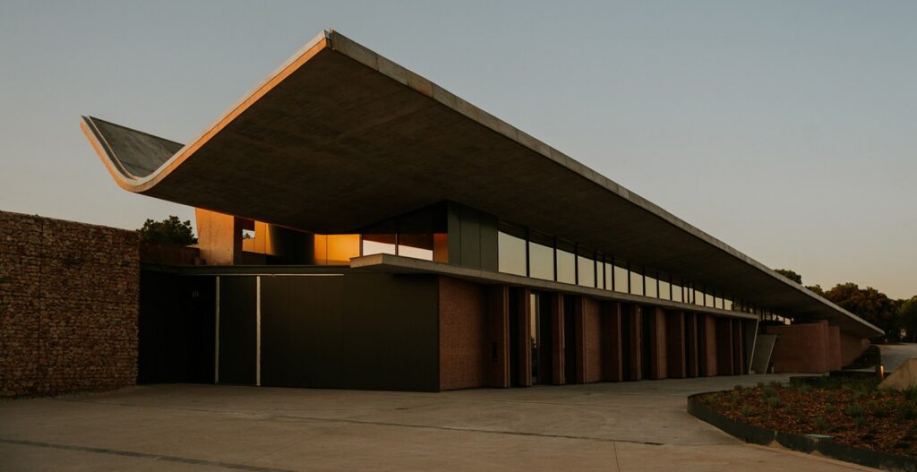 España: Bodegas La Horra en Burgos - Carme Pinós