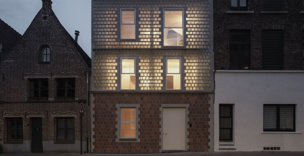 Países Bajos: Casa de Ladrillos de Vidrio - Delmulle Delmulle Architecten