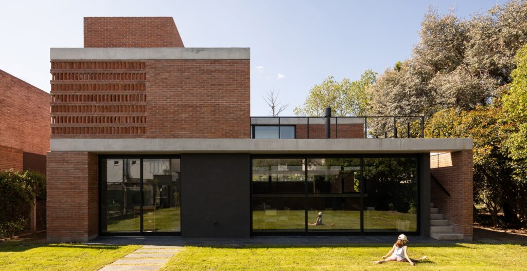 Argentina: Casa CM - Lateral arquitectos