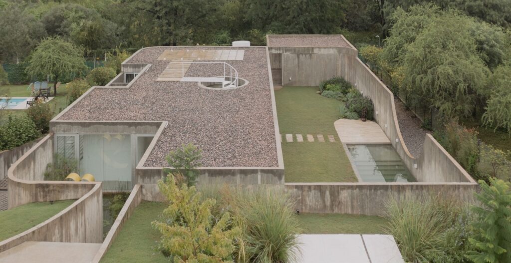 Argentina: Casa Clausura - Agustín Lozada