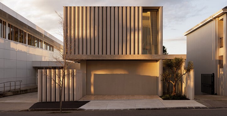 Australia: Concrete Curtain - FGR Architects