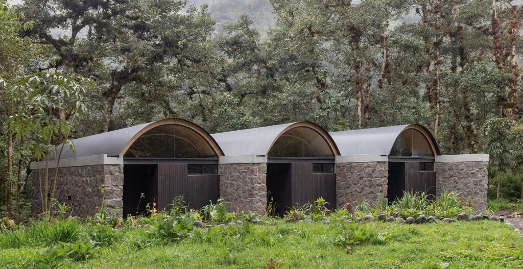 Ecuador: Las Pajareras - Javier Mera Luna + Ignacio Muñoz Bustamante