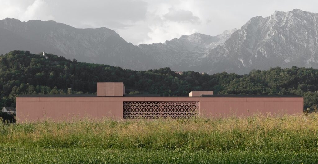 Italia: Escuela Secundaria en Puos d’Alpago - facchinelli daboit saviane