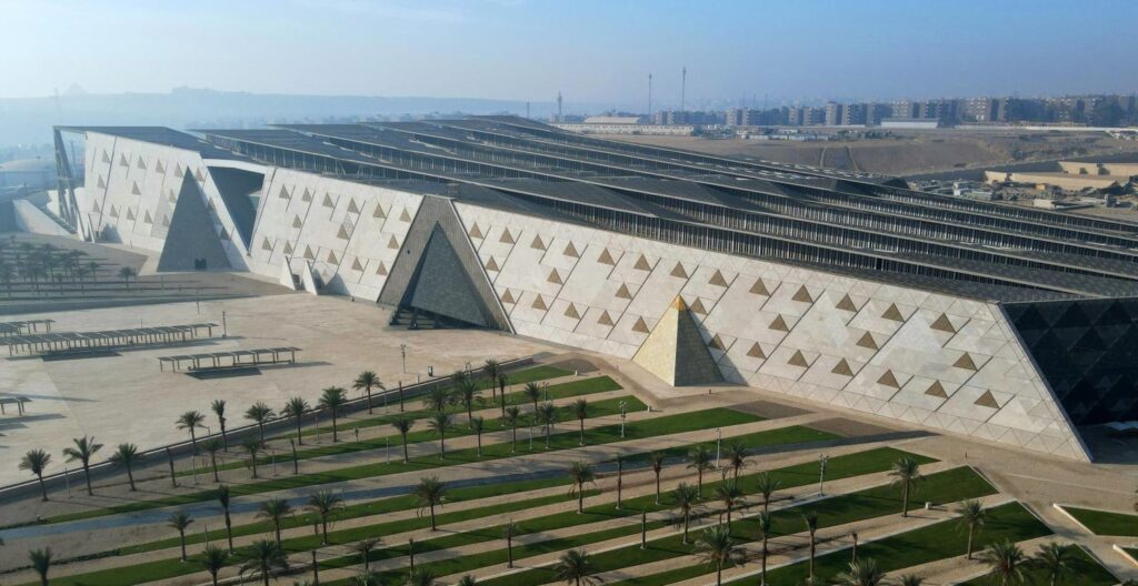 Egipto: Gran Museo Egipcio - Heneghan Peng Architects
