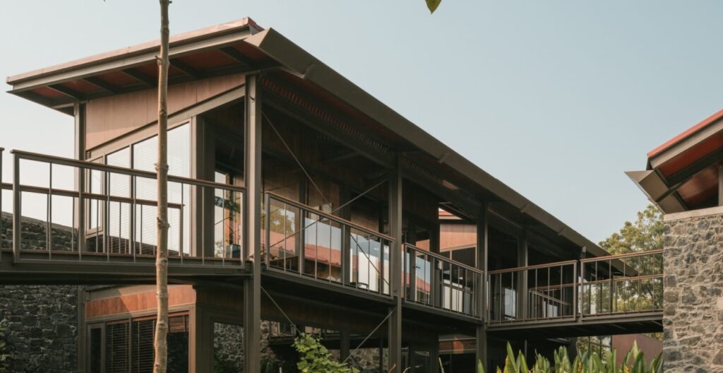 India: Oasis - Studio Saransh