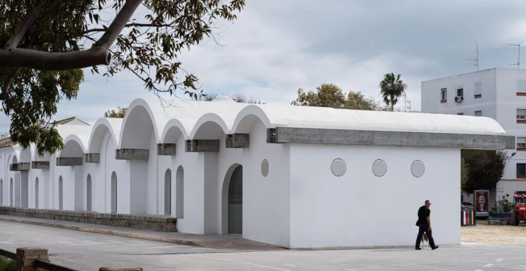 España: El Andén, espacio vecinal y escuela de música en Rota - Kauh Arquitectos