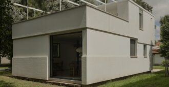 Argentina: Casa en Las Brisas - Rosendo Gagliano + Carlos Jurado