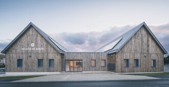 Francia: Centro de salud en Tremblay, Val-Couesnon - Celeste architecture & urbanisme
