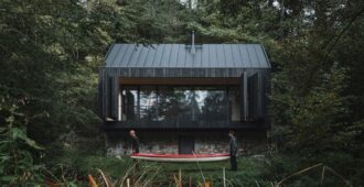 República Checa: Cabaña «Entre la Roca y el Río» - Mimosa Architekti