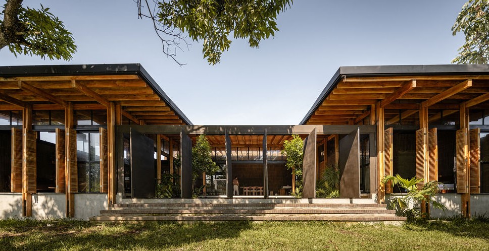 Ecuador: Casa del Tiempo - Natura Futura Arquitectura