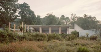 México: Casa entre dos ríos - Sebastián Mancera + Taller 3000