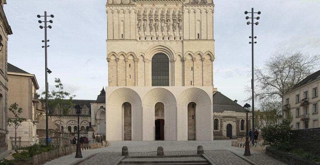 Francia: La Galilée de Saint-Maurice d’Angers - Kengo Kuma