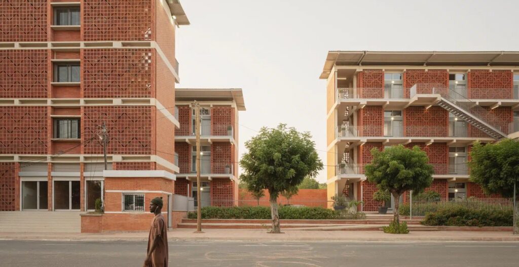 Senegal: Residencias estudiantiles en la UCAD - Hardel Le Bihan Architectes