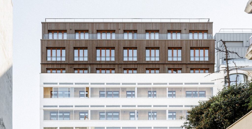Francia: Reconversión de un garage a un edificio de 63 viviendas - Atelier Tequi Architects